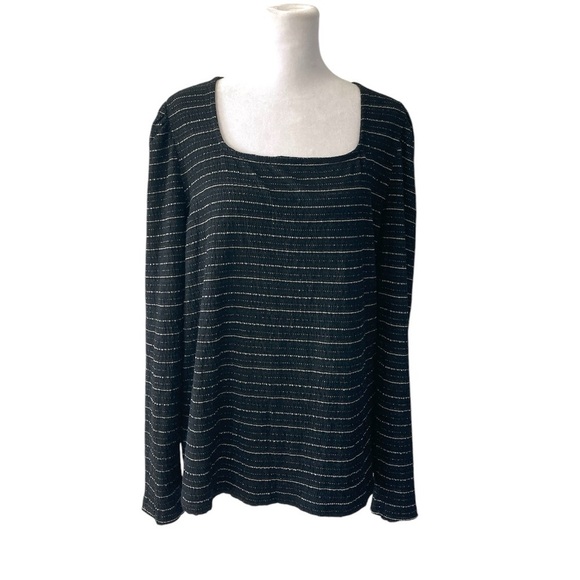 LOFT Tops - LOFT XXL top black gold long sleeves